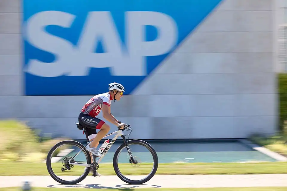 SAP Mitarbeiter auf Canyon Bike als JobRad SAP Mitarbeiter auf Canyon Bike als JobRad